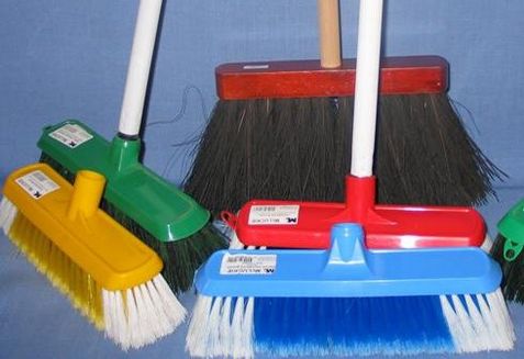 Household & Garden Brooms